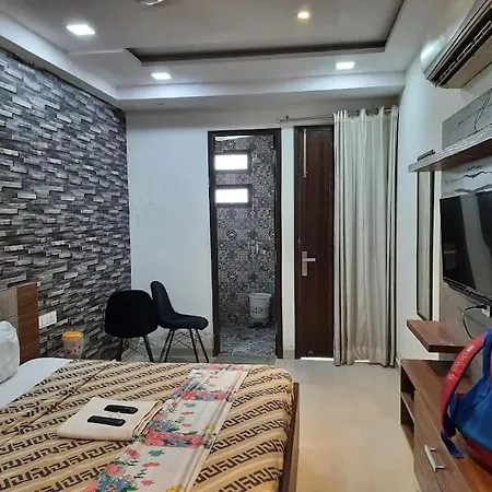 Shri Home Stay